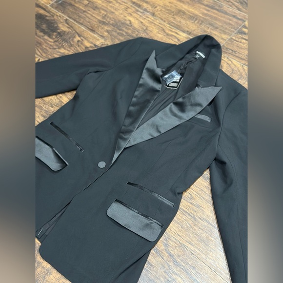 NWT Express Women’s Black Blazer - Picture 4 of 7